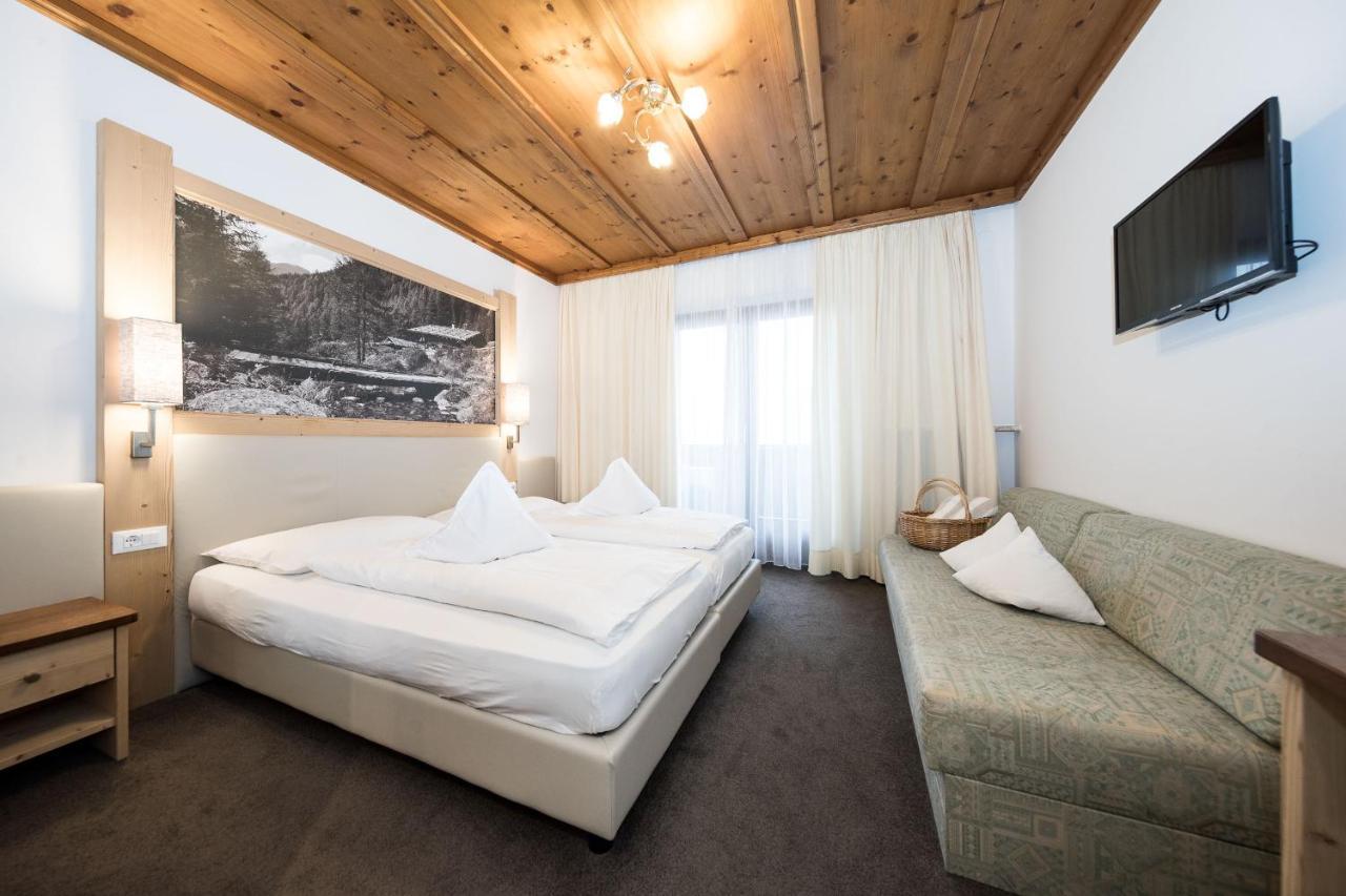 Hotel Alpenhof Ulten Eksteriør bilde