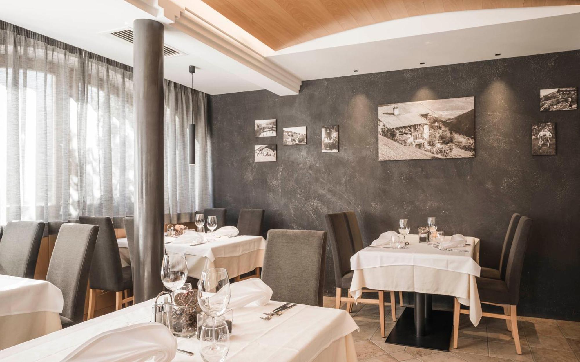 Hotel Alpenhof Ulten Eksteriør bilde
